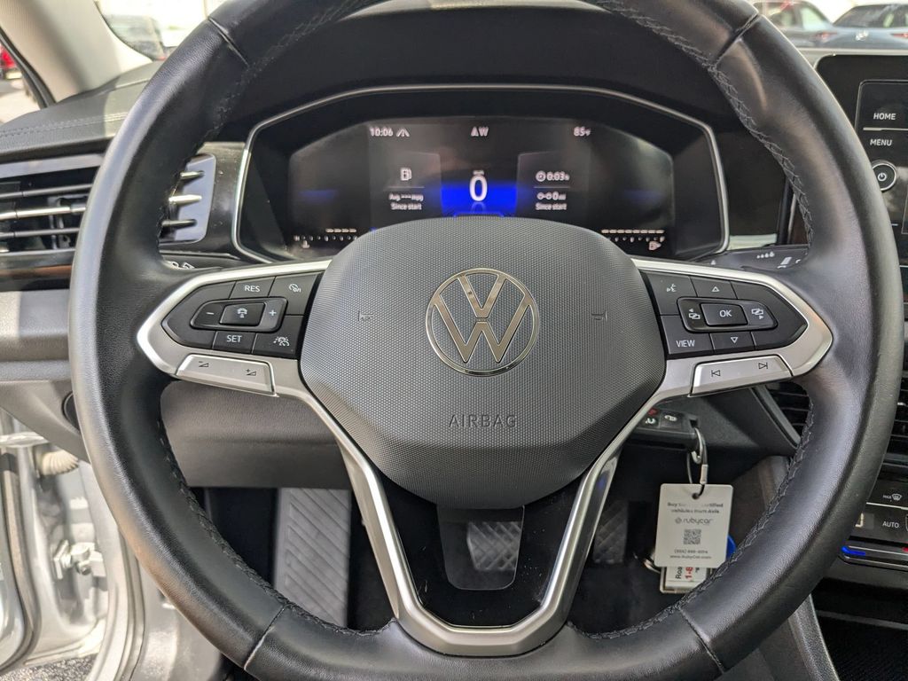 Thumbnail: 2025 Volkswagen Jetta - 16