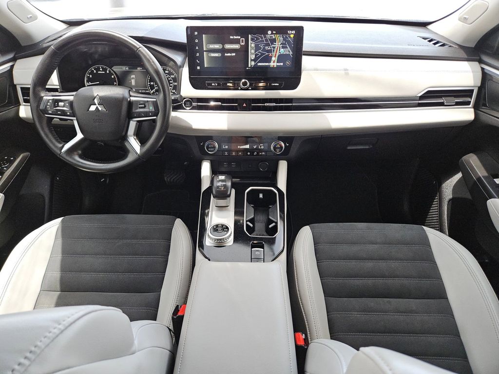 Thumbnail: 2025 Mitsubishi Outlander - 19