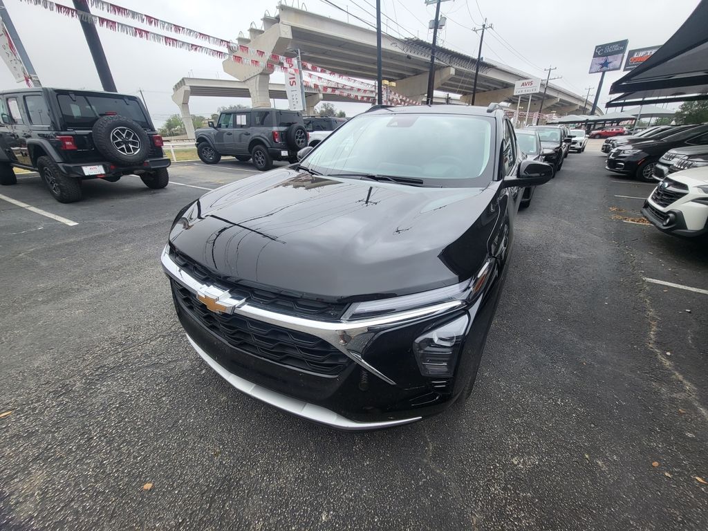 Thumbnail: 2025 Chevrolet Trax - 1