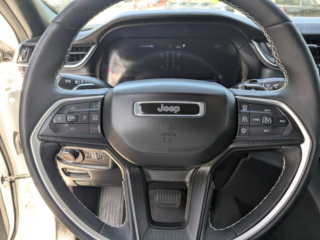 Thumbnail: 2025 Jeep Grand Cherokee - 16