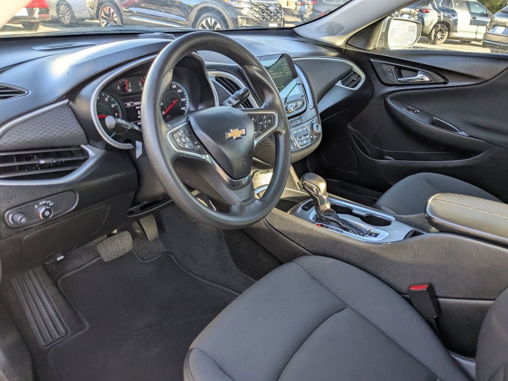 Thumbnail: 2024 Chevrolet Malibu - 13