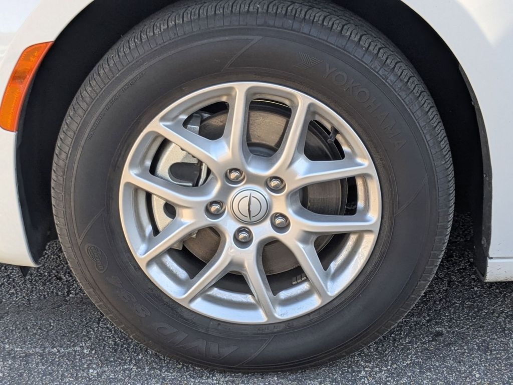 Thumbnail: 2025 Chrysler Pacifica - 29