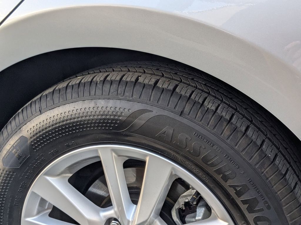 Thumbnail: 2025 Toyota Camry - 30