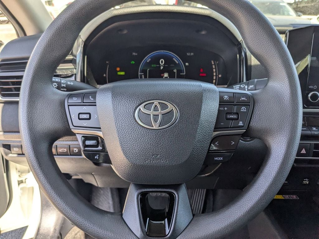 Thumbnail: 2025 Toyota Camry - 17