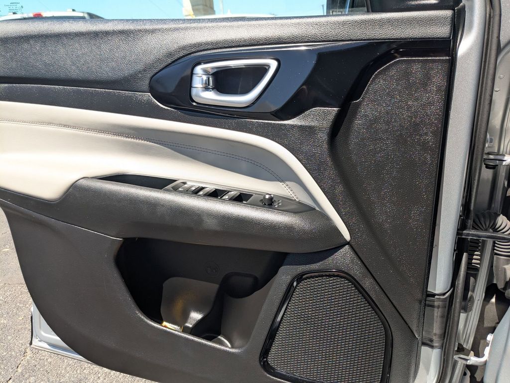 Thumbnail: 2025 Jeep Compass - 15