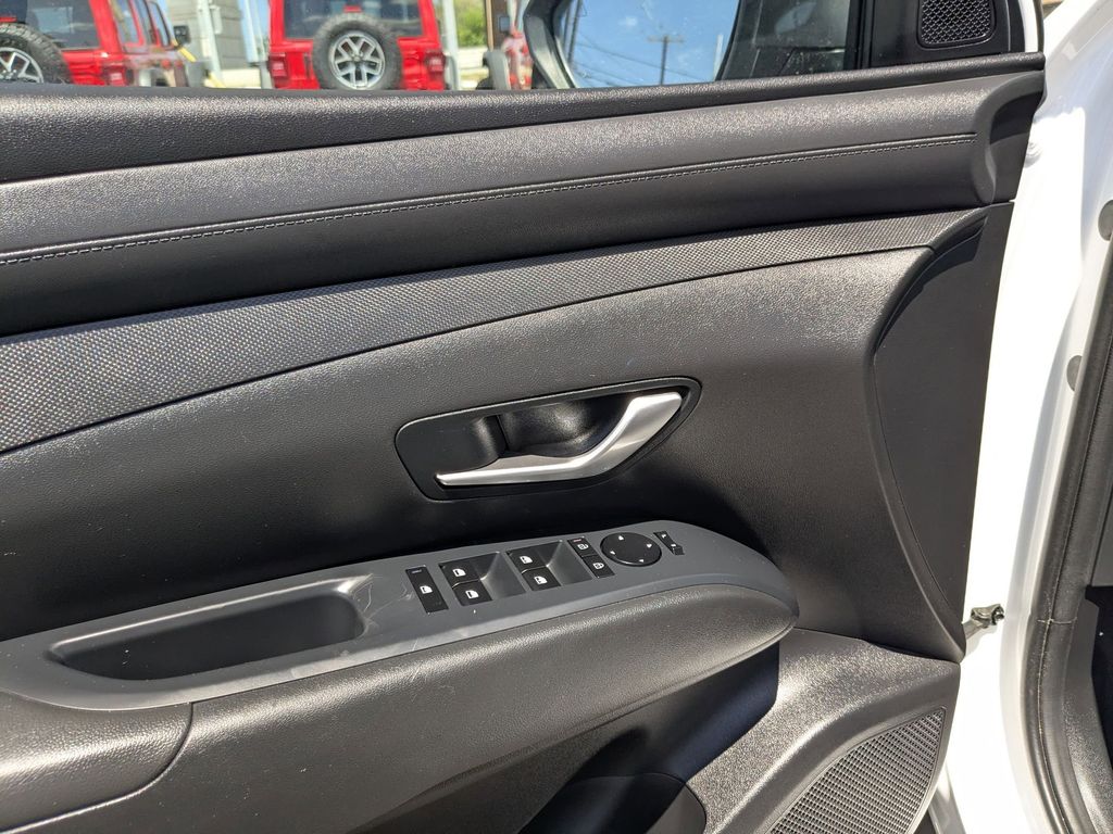 Thumbnail: 2025 Hyundai Santa Cruz - 15