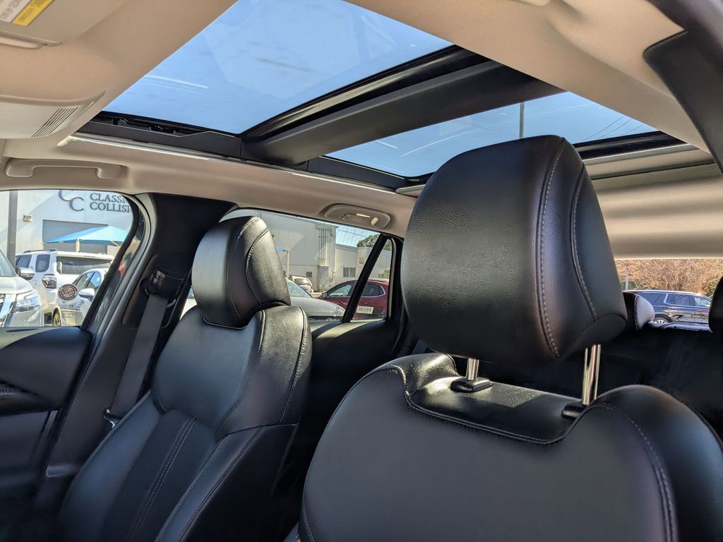 Thumbnail: 2025 Mazda CX-50 - 22