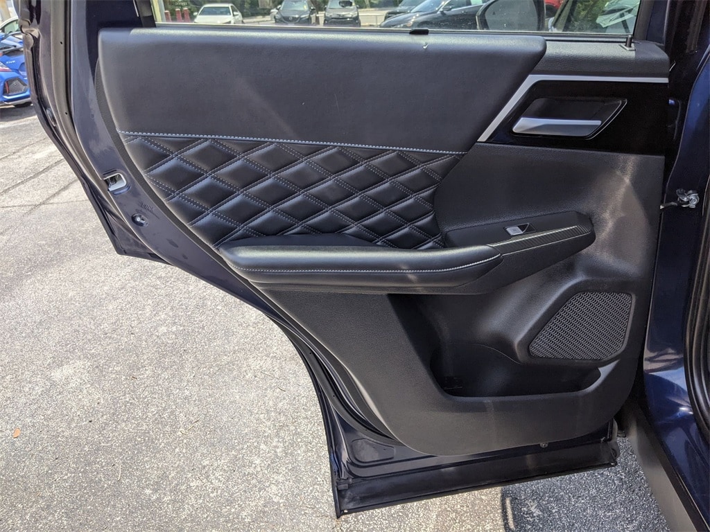 2023 Mitsubishi Outlander SEL 18