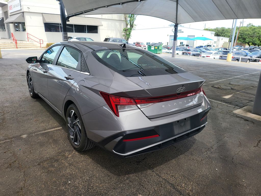 Thumbnail: 2025 Hyundai Elantra - 9