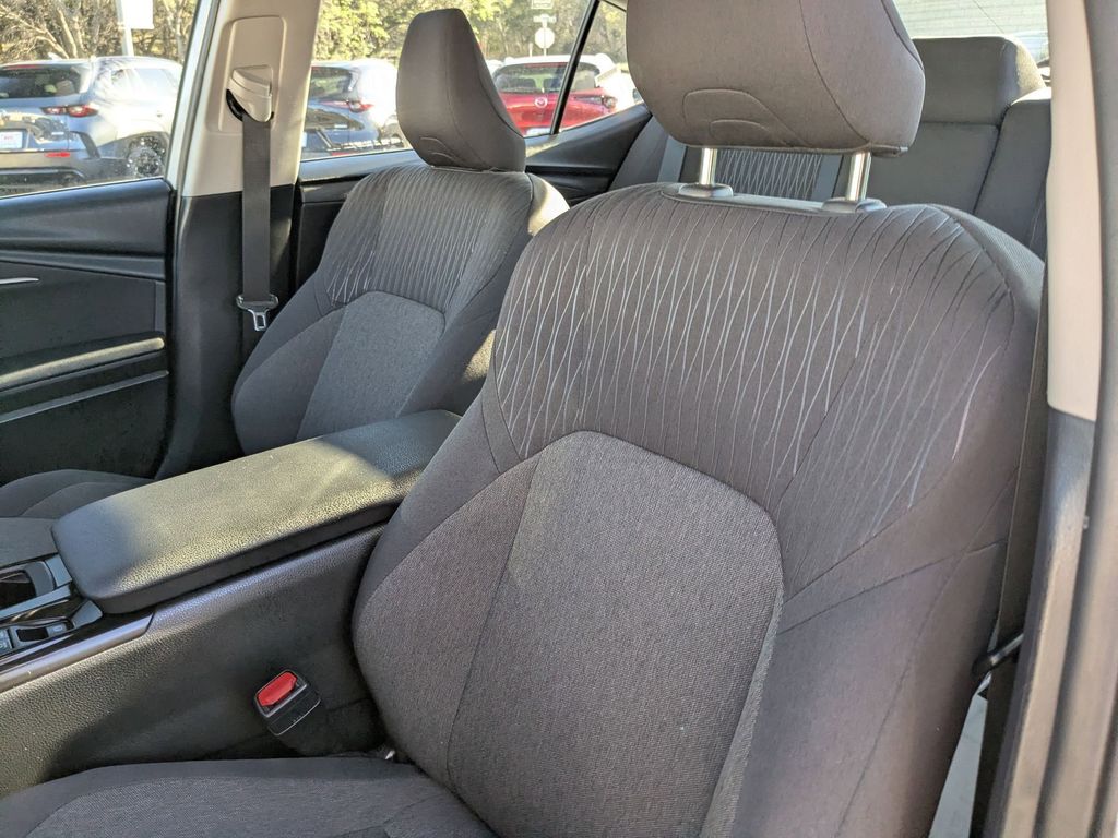 Thumbnail: 2025 Toyota Camry - 14