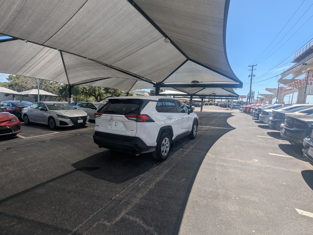 Thumbnail: 2024 Toyota RAV4 - 7