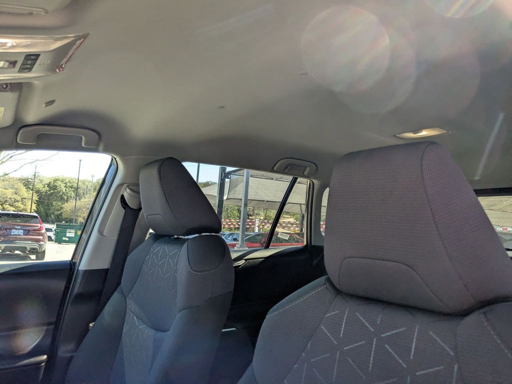 Thumbnail: 2025 Toyota RAV4 - 22