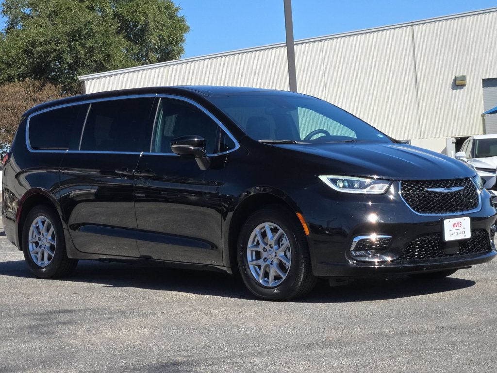 Certified 2026 Chrysler Pacifica Select Van Passenger Van