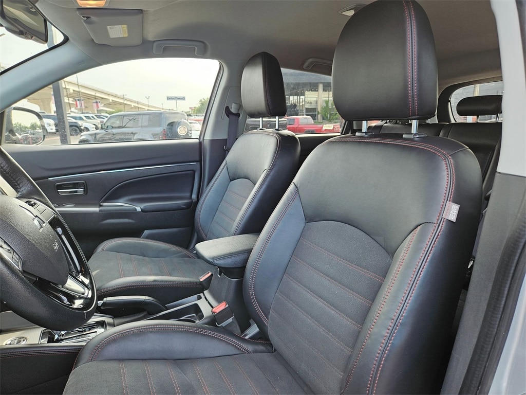 Thumbnail: 2024 Mitsubishi Outlander Sport - 14