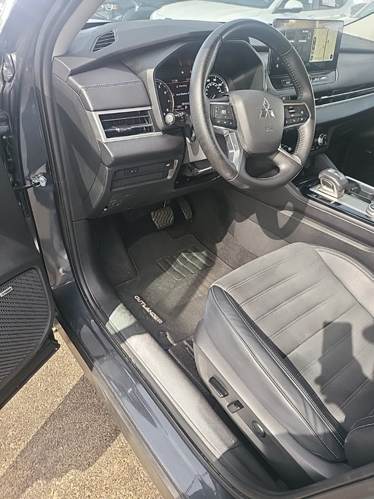 Certified 2025 Mitsubishi Outlander SE SUV
