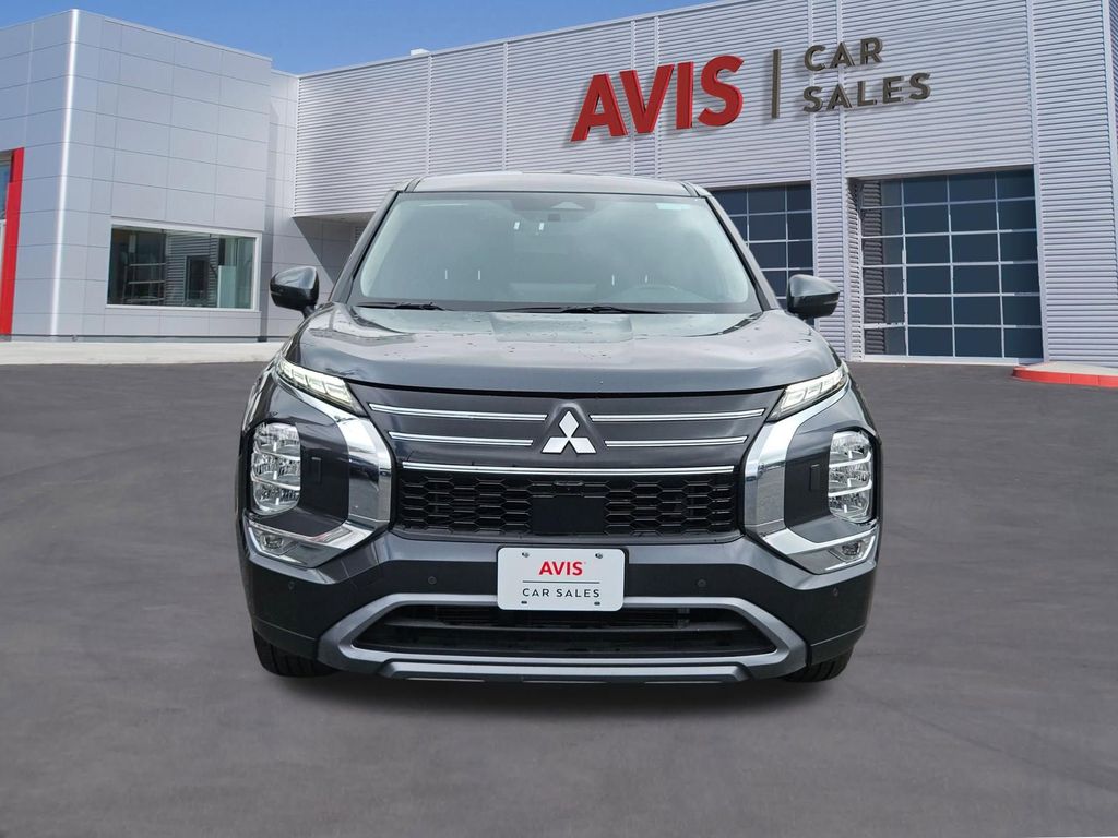 Thumbnail: 2025 Mitsubishi Outlander - 10