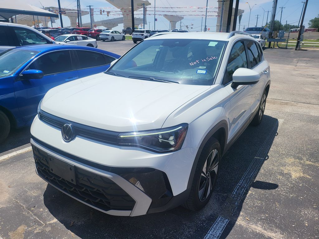 2025 Volkswagen Taos's photo
