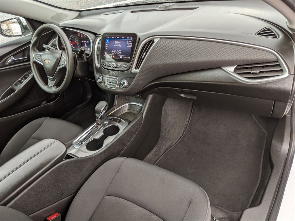 2024 Chevrolet Malibu LT 28