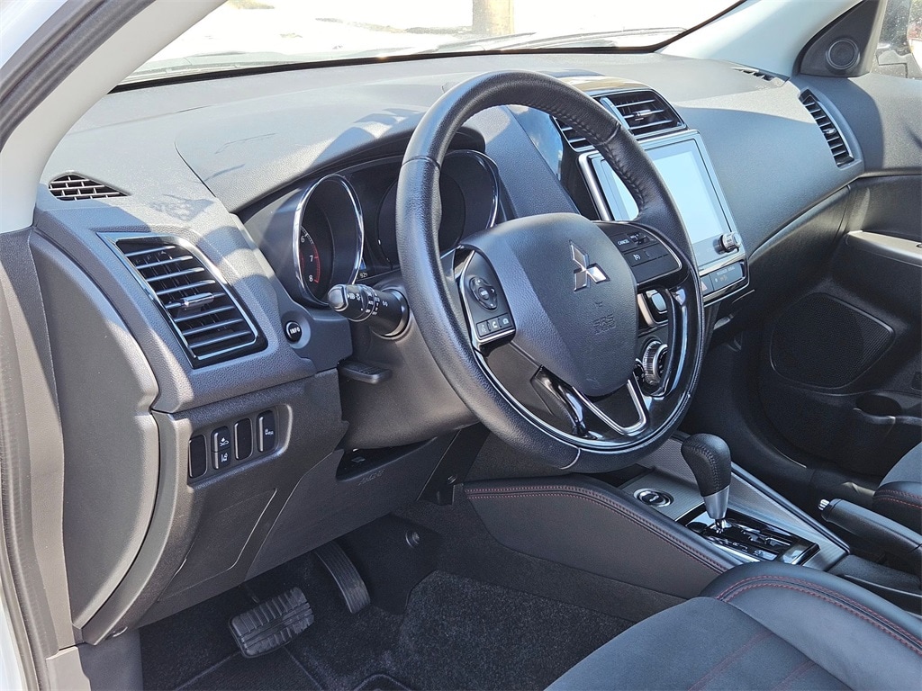 Thumbnail: 2024 Mitsubishi Outlander Sport - 11