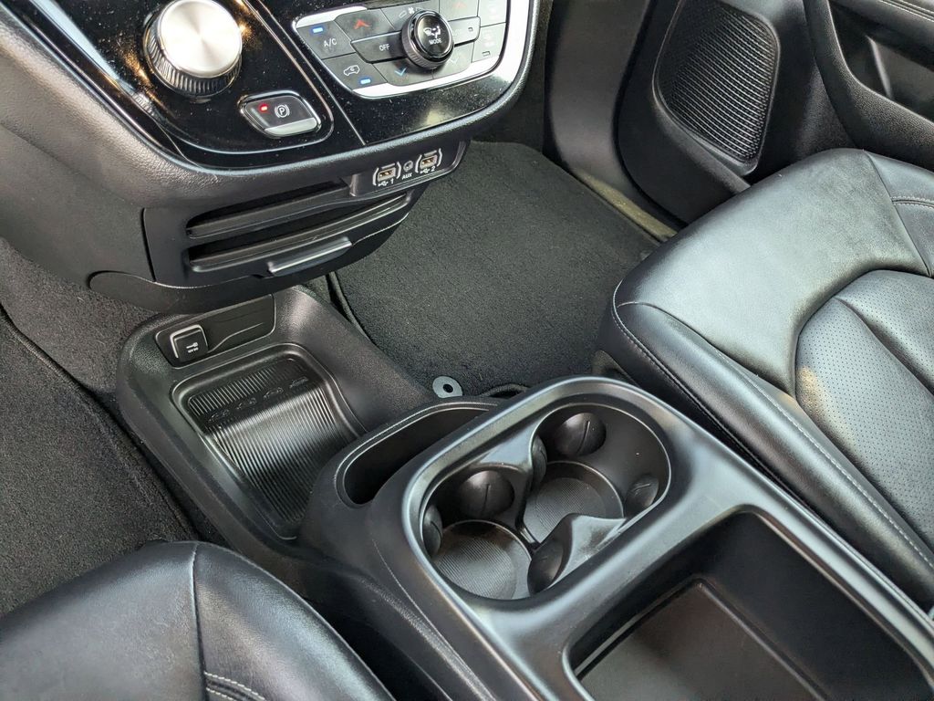 Thumbnail: 2025 Chrysler Pacifica - 23