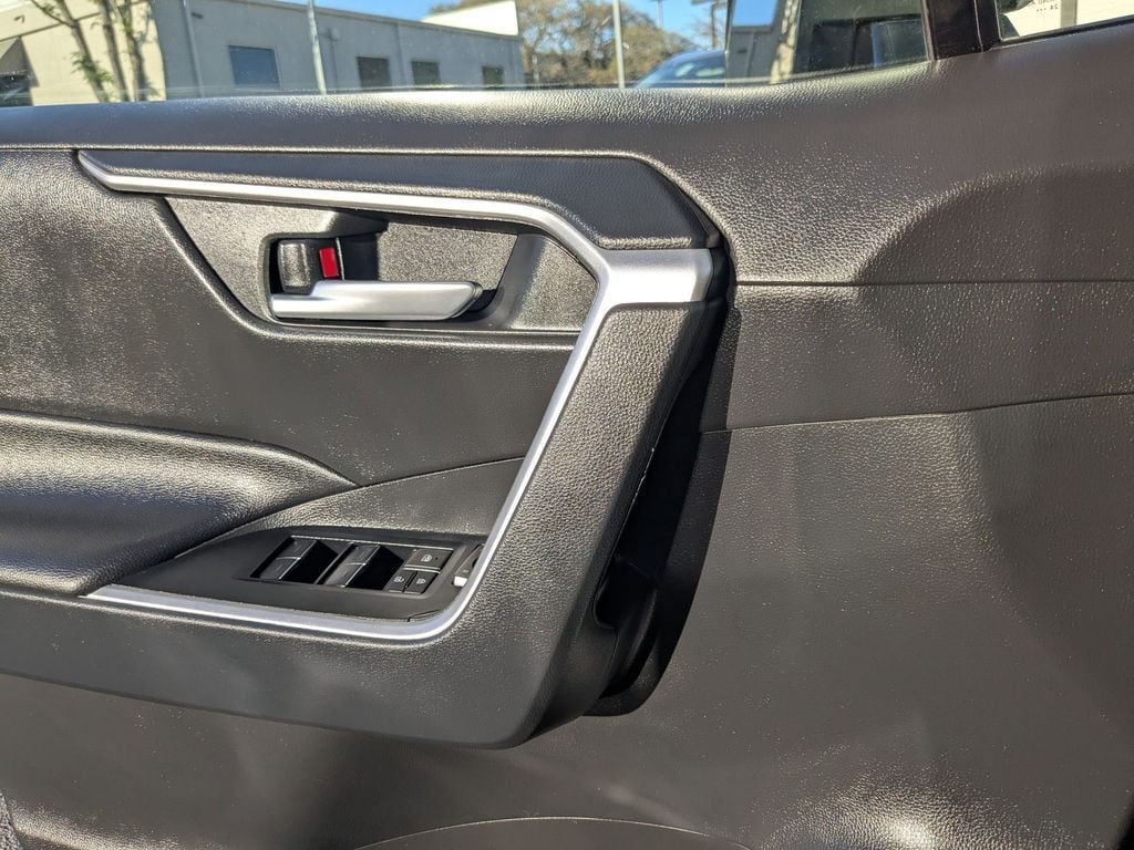 Thumbnail: 2025 Toyota RAV4 - 14