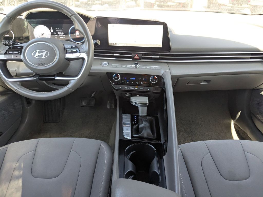 Thumbnail: 2025 Hyundai Elantra - 26