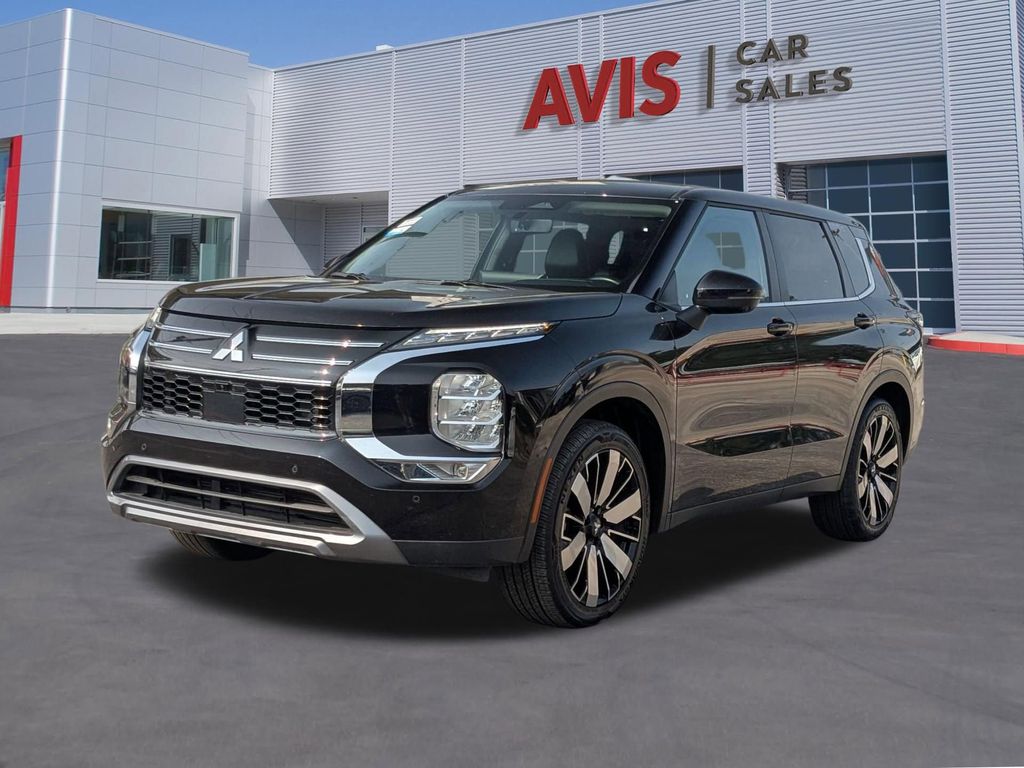 2025 Mitsubishi Outlander SE 2WD's photo