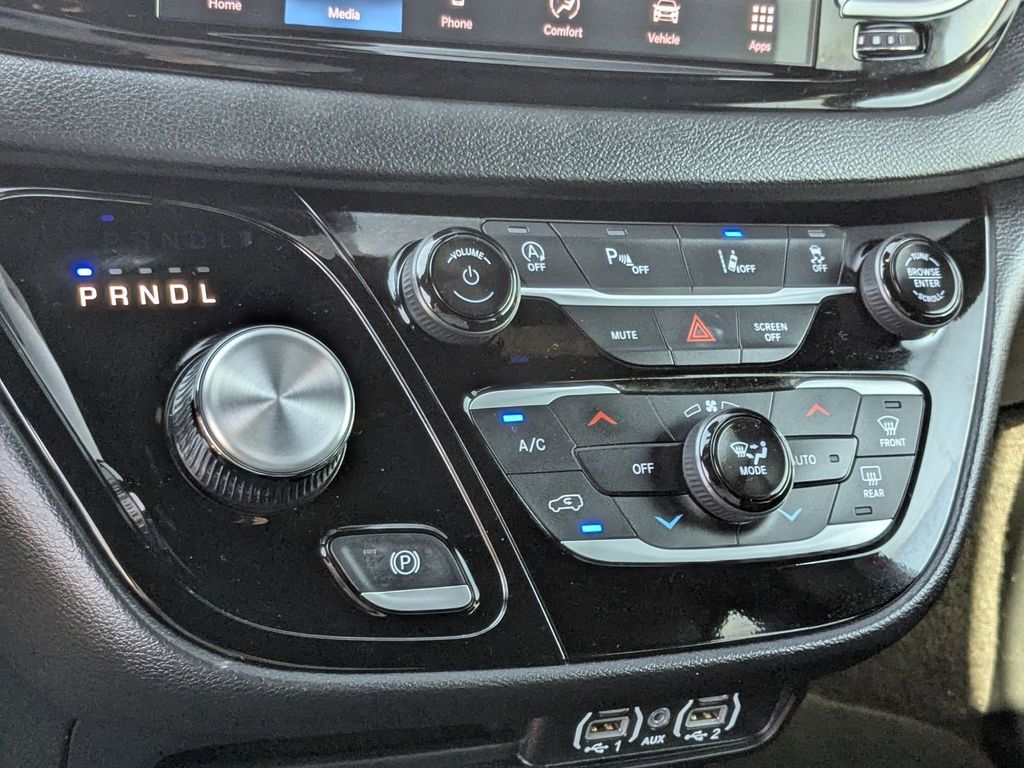 Thumbnail: 2025 Chrysler Pacifica - 20