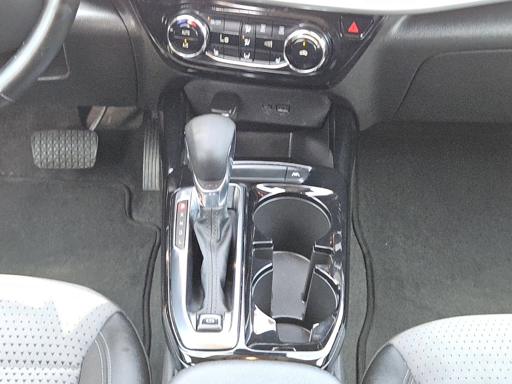 2025 Chevrolet Trax LT - Photo 21