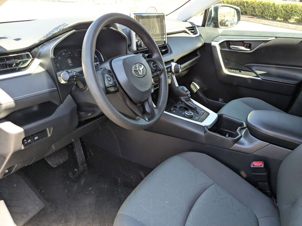 Thumbnail: 2025 Toyota RAV4 - 13