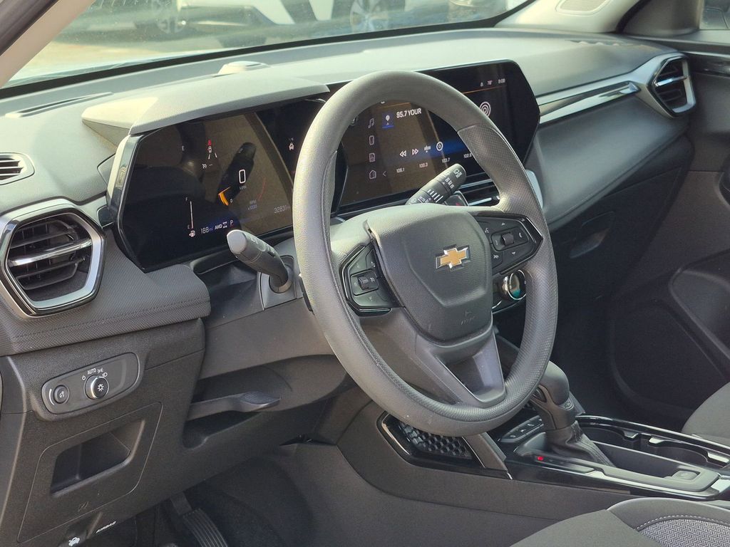 2025 Chevrolet Trailblazer LT - Photo 14