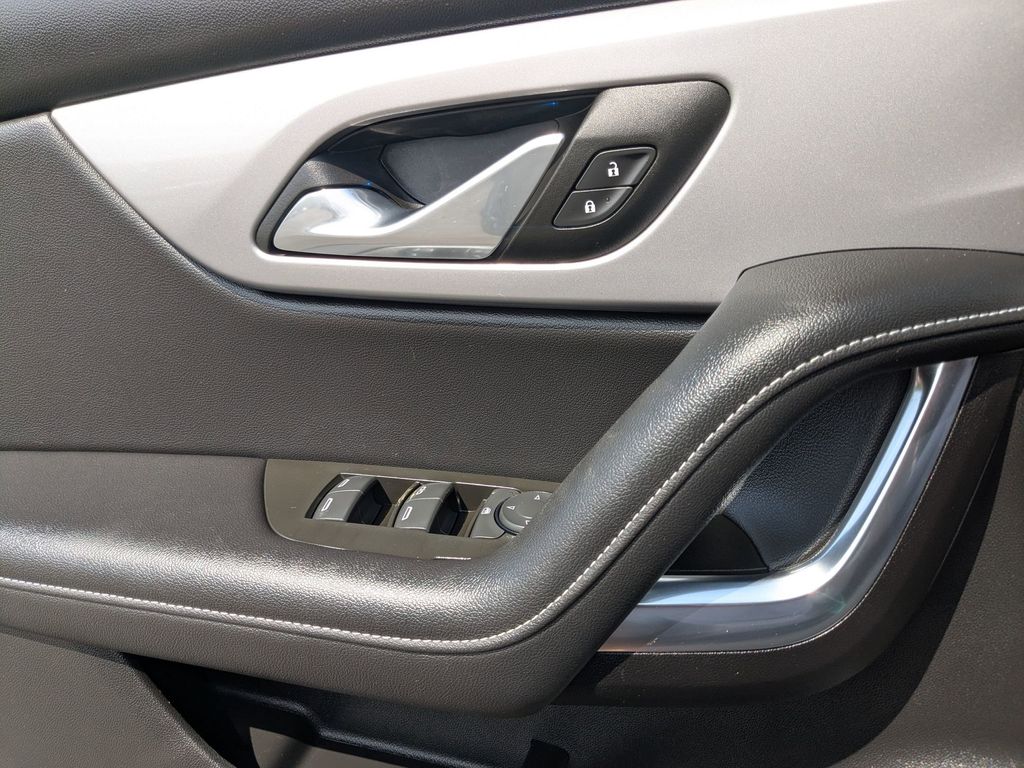 Thumbnail: 2025 Chevrolet Blazer - 17