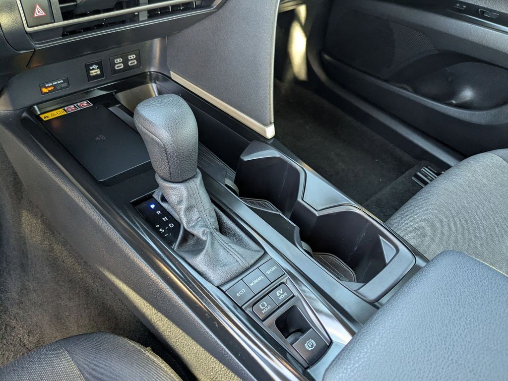 Thumbnail: 2025 Toyota Camry - 22