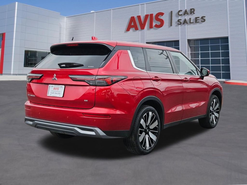 Thumbnail: 2025 Mitsubishi Outlander - 6