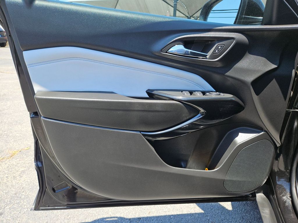 Thumbnail: 2025 Chevrolet Trax - 14