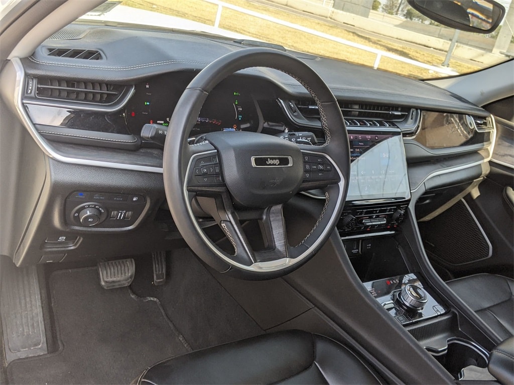 Thumbnail: 2023 Jeep Grand Cherokee - 10