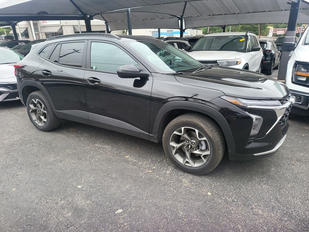 Thumbnail: 2025 Chevrolet Trax - 15