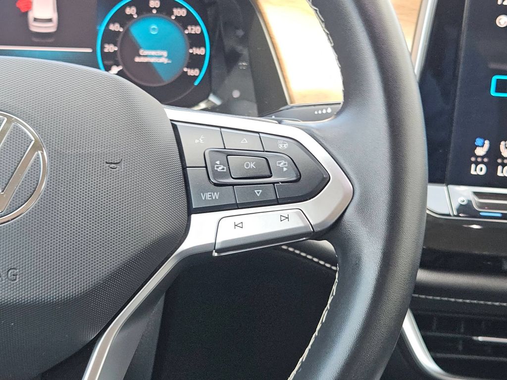 2025 Volkswagen Atlas SE w/Tech - Photo 24