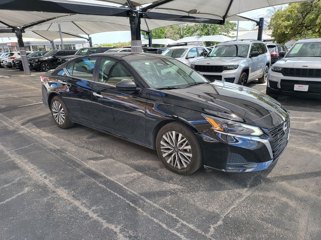Thumbnail: 2024 Nissan Altima - 6
