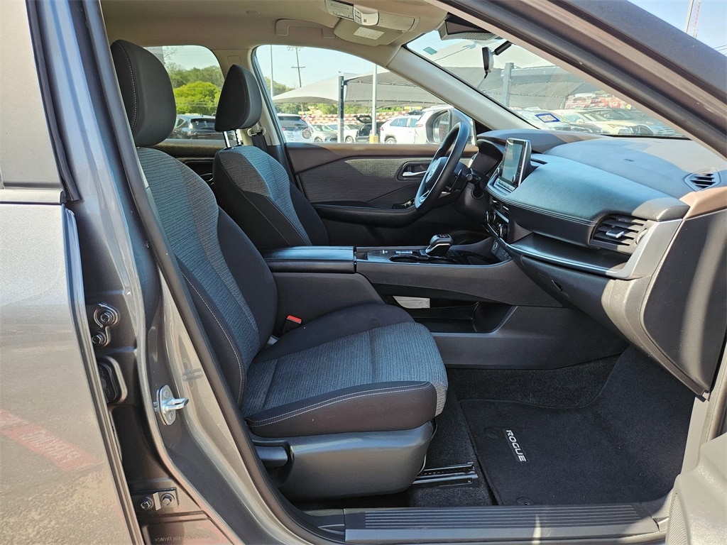 Thumbnail: 2023 Nissan Rogue - 30