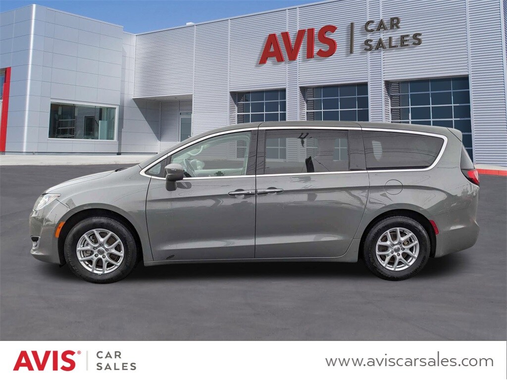 2020 Chrysler Pacifica Touring 8