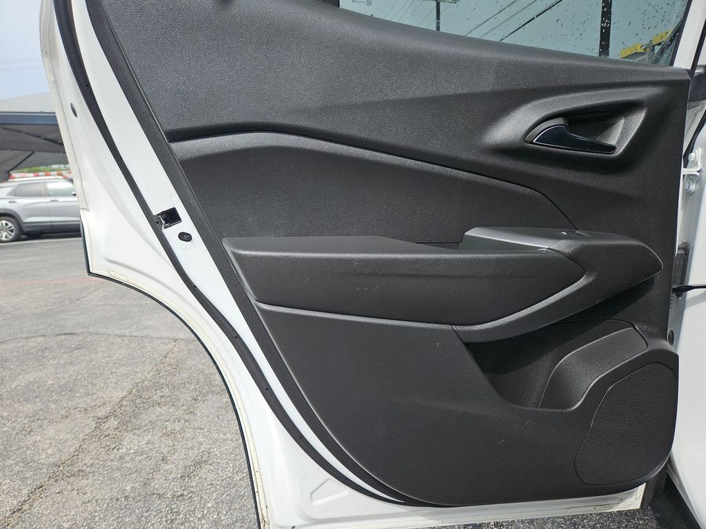 Thumbnail: 2025 Chevrolet Trax - 18