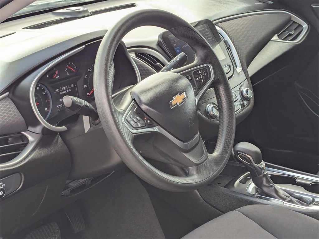 Thumbnail: 2023 Chevrolet Malibu - 14