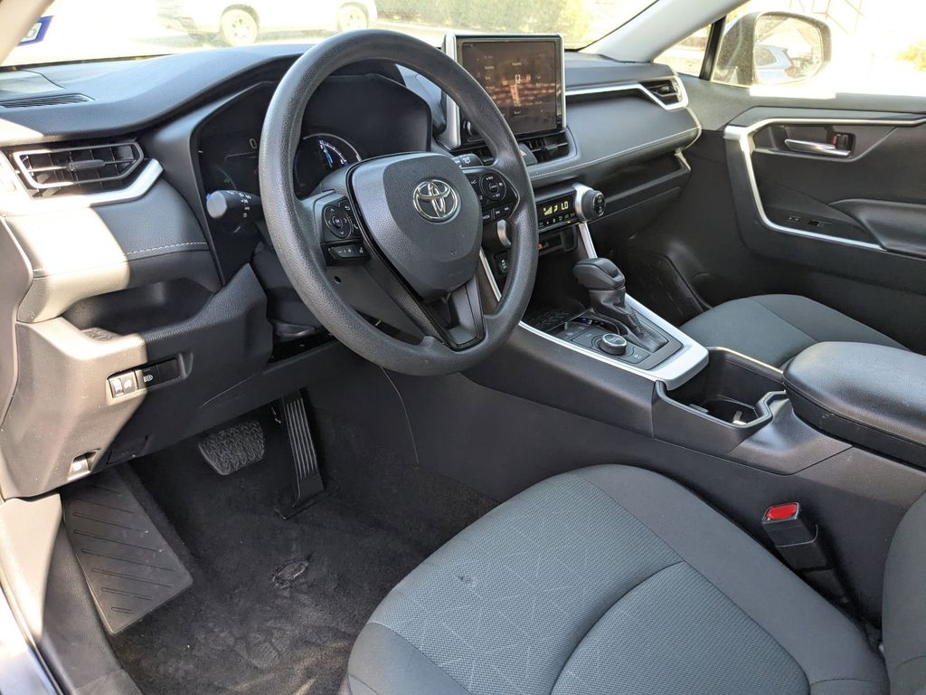 Thumbnail: 2025 Toyota RAV4 - 13