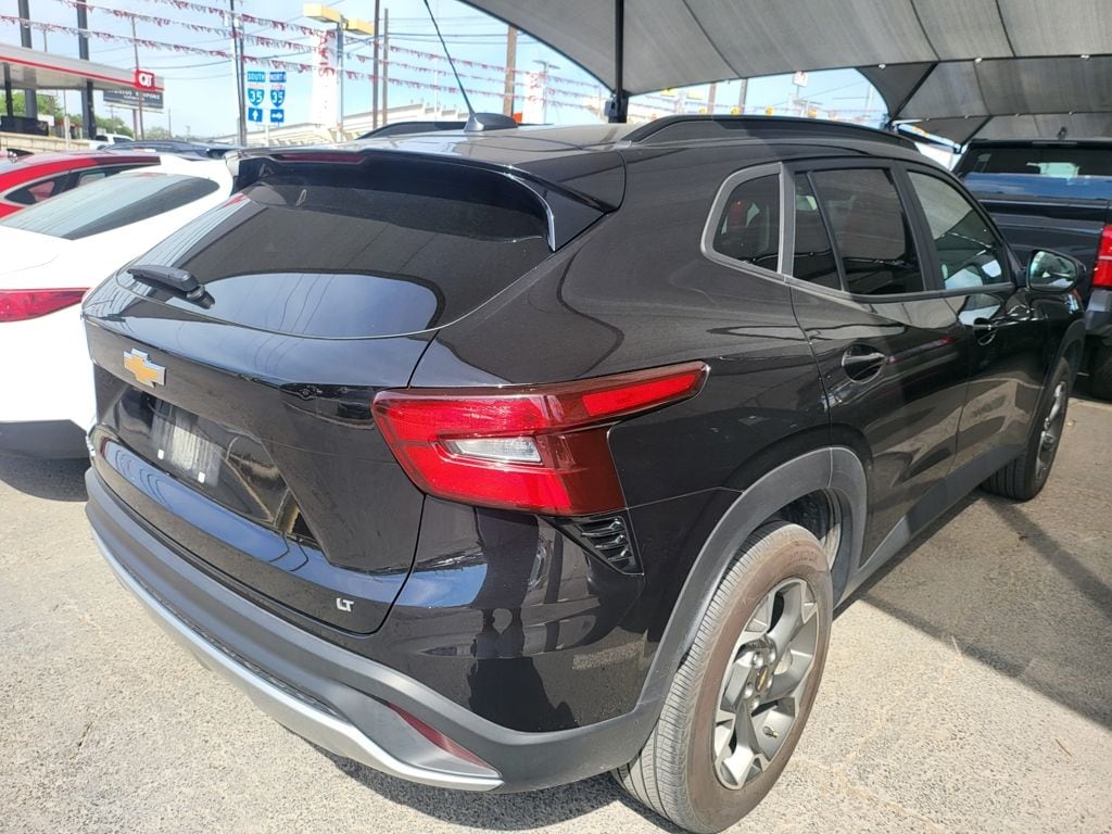 Thumbnail: 2025 Chevrolet Trax - 4