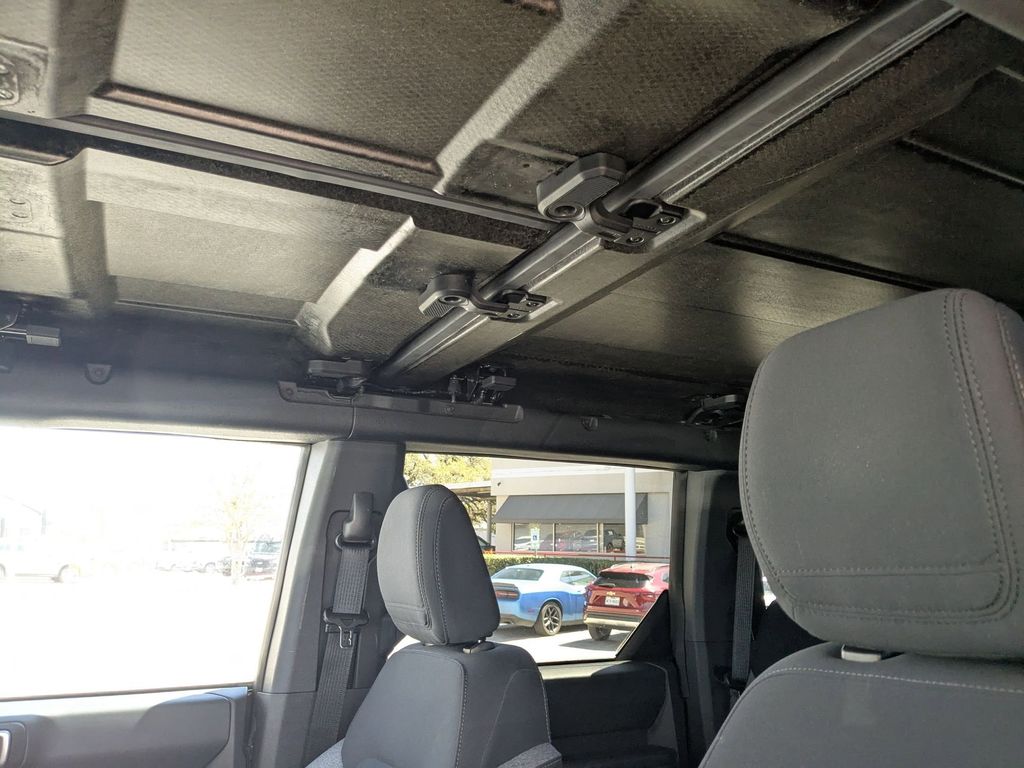 Thumbnail: 2025 Ford Bronco - 14