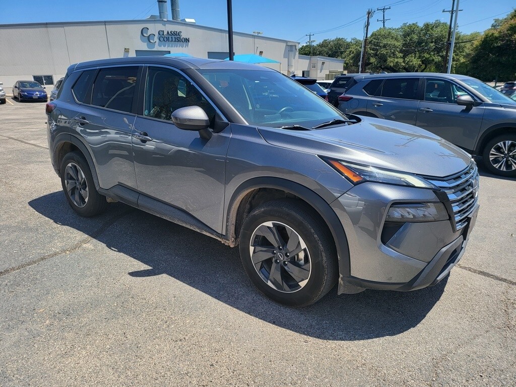 2024 Nissan Rogue SV photo 3