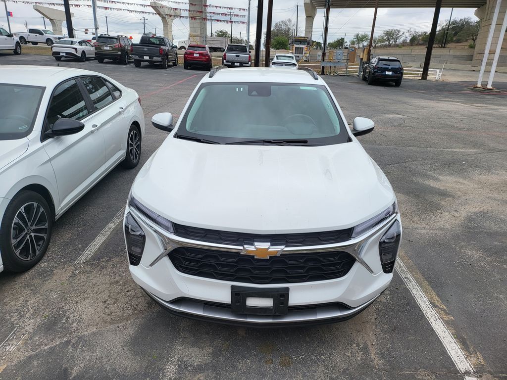 Thumbnail: 2025 Chevrolet Trax - 1