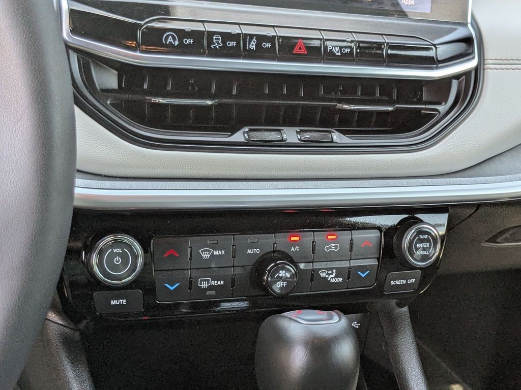 Thumbnail: 2025 Jeep Compass - 22