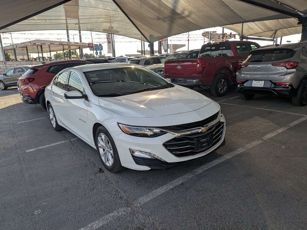 2023 Chevrolet Malibu 1LT photo 3